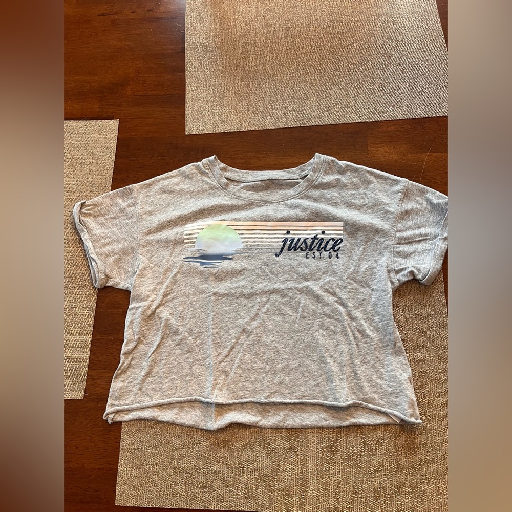 Justice tee‎